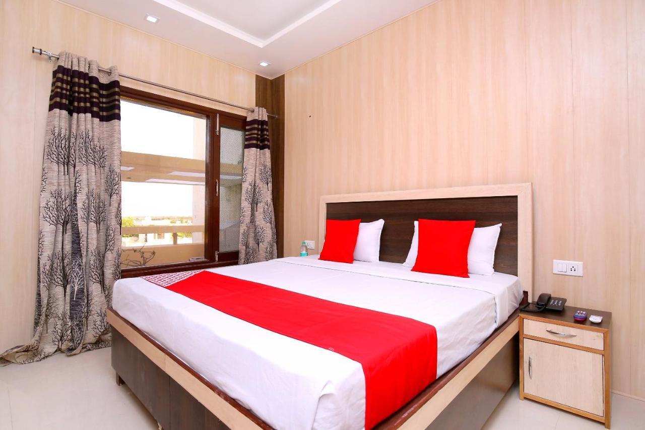 Oyo Flagship Armaan Resort Shāhpur Екстериор снимка