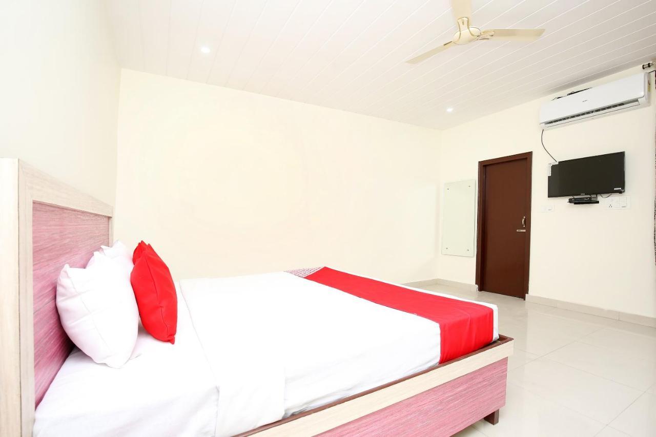 Oyo Flagship Armaan Resort Shāhpur Екстериор снимка