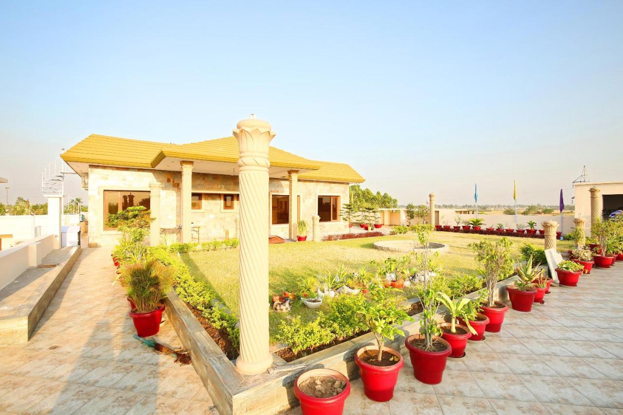 Oyo Flagship Armaan Resort Shāhpur Екстериор снимка